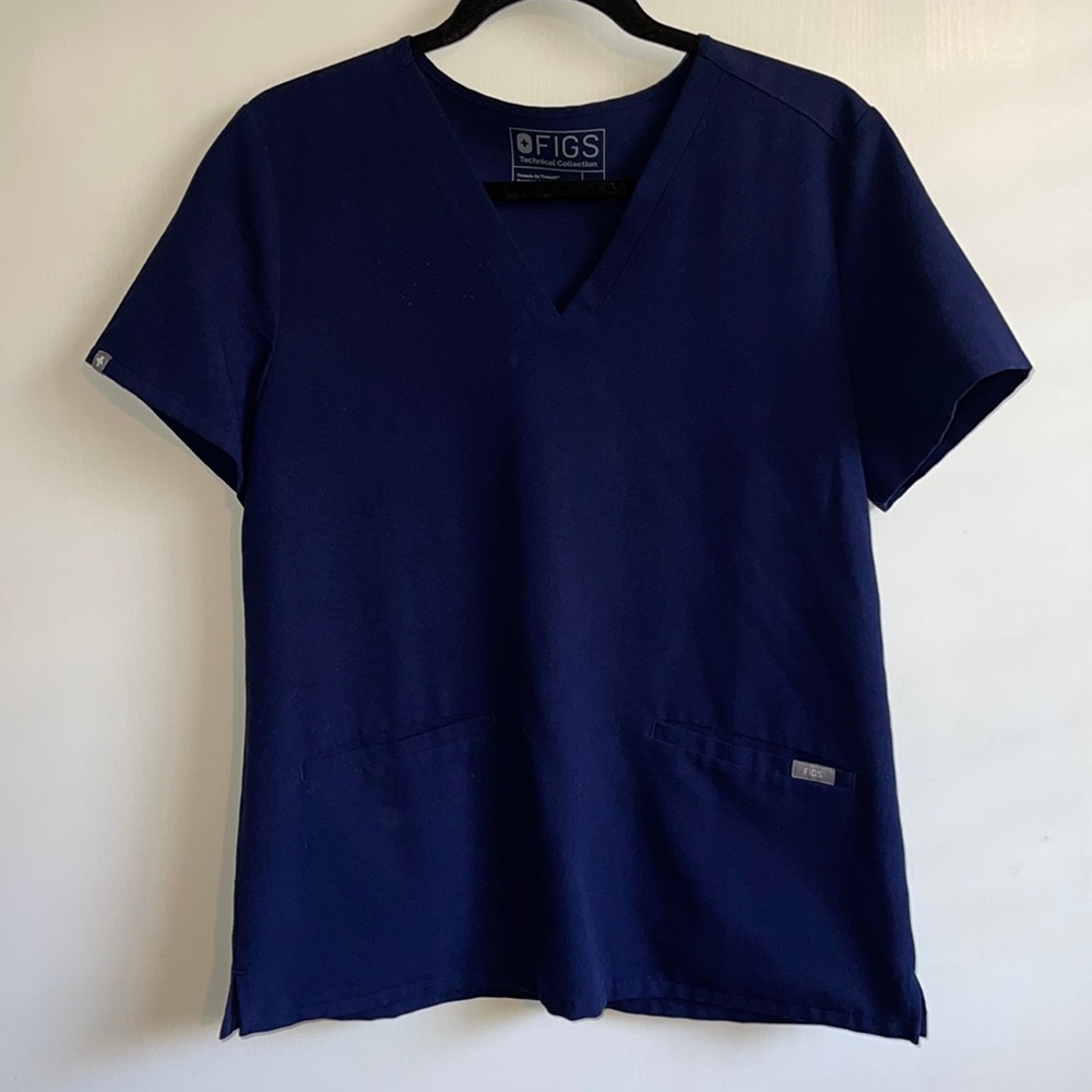 Navy figs top